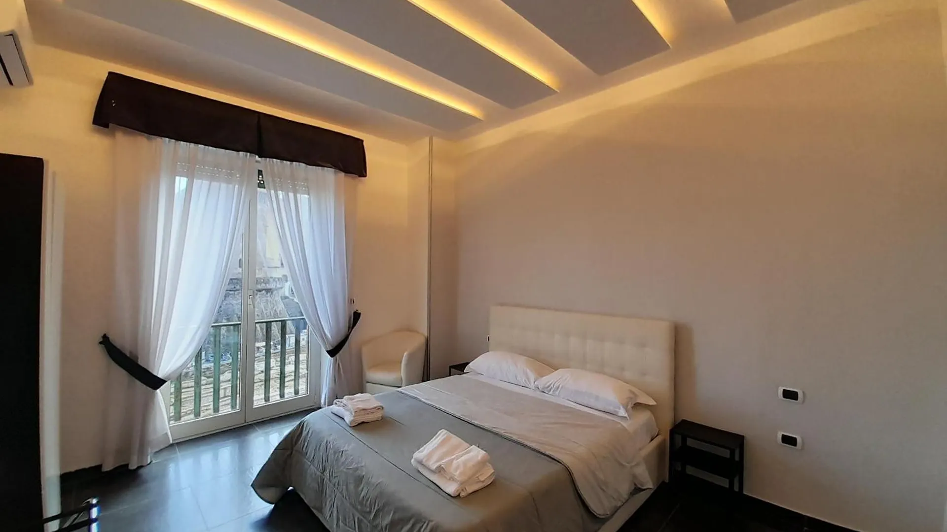 Tiffany & Babylon Luxury Stay Nápoly